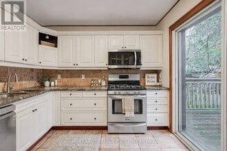 57 Kenwood Ave in Toronto, ON - Building Photo - Building Photo