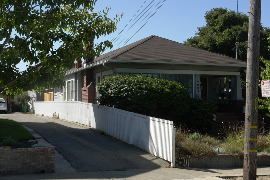 4004 Coolidge Ave in Oakland, CA - Foto de edificio