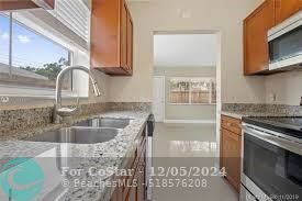 204 NE 10th Ave in Fort Lauderdale, FL - Building Photo - Building Photo