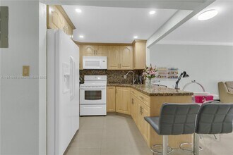 17101 NW 57th Ave in Miami Gardens, FL - Building Photo - Building Photo