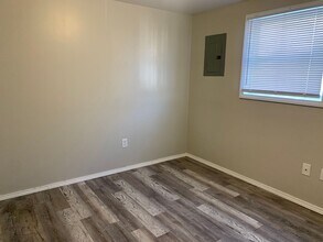 1428 1/2 W Harry St in Wichita, KS - Building Photo - Building Photo