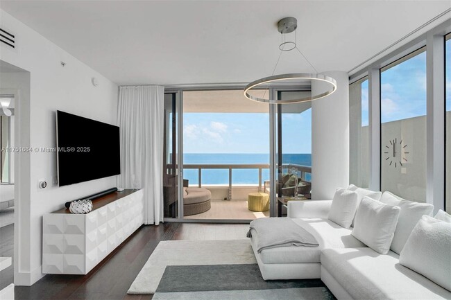 6899 Collins Ave, Unit 1908 in Miami Beach, FL - Building Photo - Building Photo