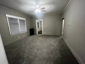 2830 9th St, Unit Carriage House in Wyandotte, MI - Building Photo - Building Photo