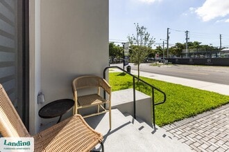 1155 NE 126th St in North Miami, FL - Foto de edificio - Building Photo