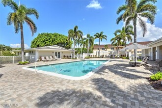 473 12th Ave S in Naples, FL - Building Photo - Building Photo