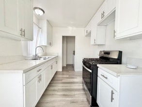 636 Aerick St in Inglewood, CA - Foto de edificio - Building Photo