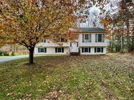 18 Penny Ln in Otisville, NY - Building Photo