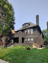 3040 N Farwell Ave in Milwaukee, WI - Building Photo