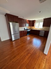 41 Chobot Ln in Elmwood Park, NJ - Building Photo - Building Photo