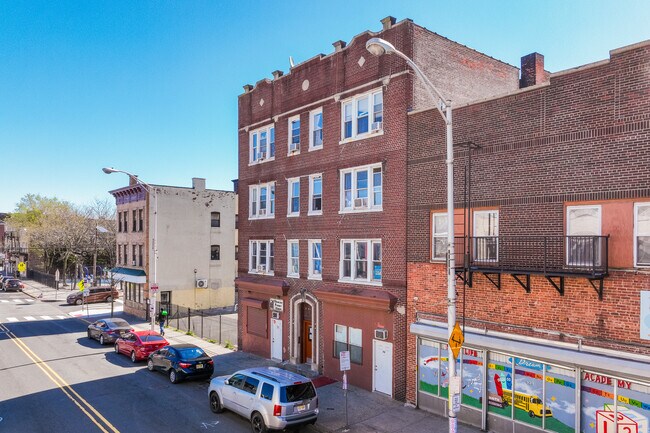 50 Martin Luther King Jr Dr in Jersey City, NJ - Building Photo - Building Photo
