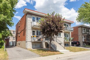 7743 Rhéaume in Montréal, QC - Building Photo