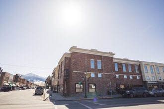 Albemarle Studio Apartments in Livingston, MT - Foto de edificio - Building Photo