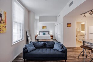 1 W 4th St in Cincinnati, OH - Building Photo