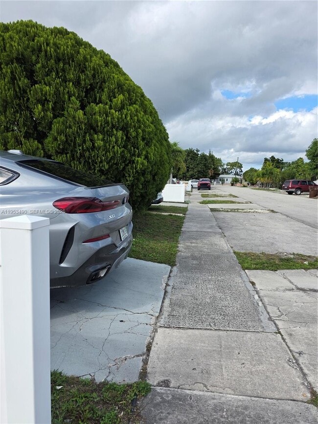3860 E 9th Ln in Hialeah, FL - Building Photo - Building Photo