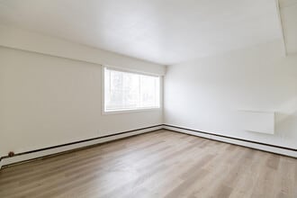 Parada Estates in Calgary, AB - Building Photo - Building Photo