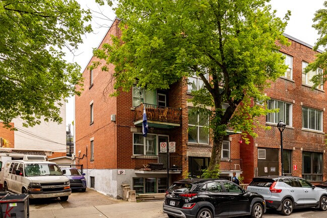 4025 Berri Rue in Montréal, QC - Building Photo - Primary Photo