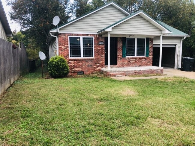 property at 1304 Lakewood Dr