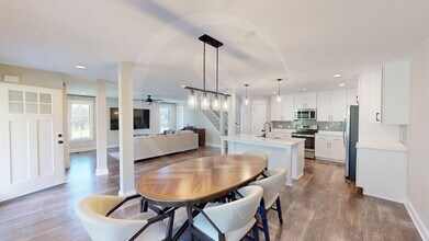 103 Hillock Dr in Powells Point, NC - Building Photo - Building Photo