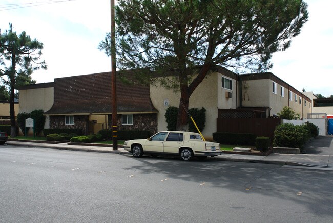 Granite Hills Park Apartments in El Cajon, CA - Building Photo - Building Photo