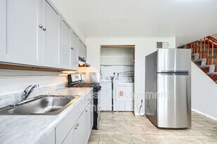 431 Caledonia Ave in Halethorpe, MD - Building Photo