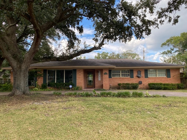 3890 Kenwood Dr in Beaumont, TX - Building Photo