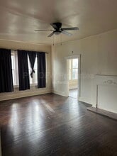 219 S Montreal Ave in Dallas, TX - Building Photo - Building Photo