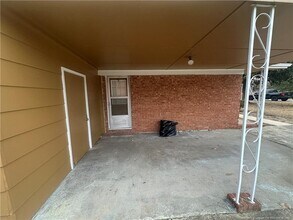 6120 Conaway Dr in Fayetteville, NC - Building Photo - Building Photo