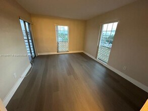 7980 N French Dr in Pembroke Pines, FL - Building Photo - Building Photo