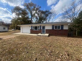 695 Passover Rd in Osage Beach, MO - Building Photo