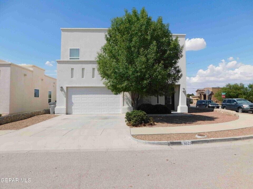 13025 Birds View Cir in El Paso, TX - Building Photo