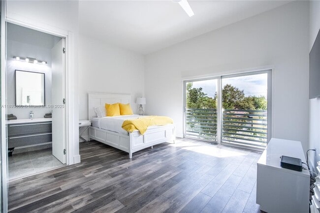 property at 3461 SW 25th St