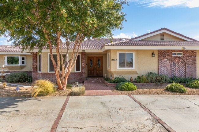 2344 W Ave M-4 in Palmdale, CA - Building Photo - Building Photo