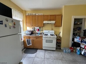 712 E 27th St in Paterson, NJ - Building Photo - Building Photo