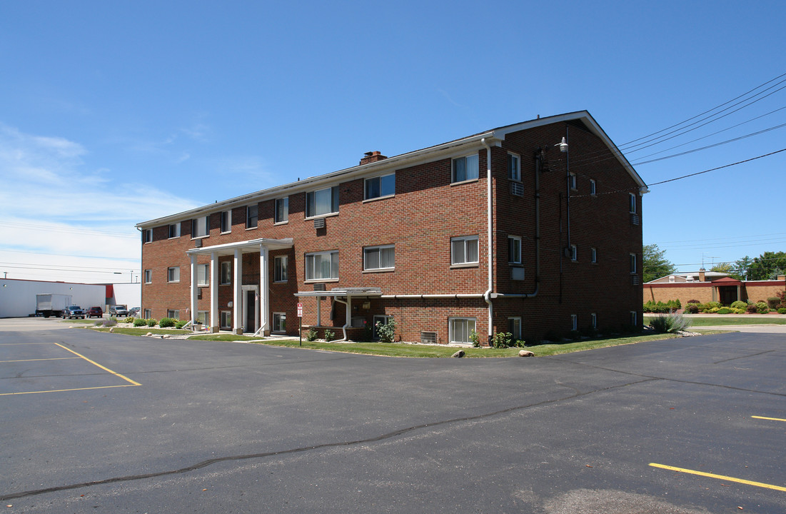 Prince's Edgemont Apartment Blg 1 in Lansing, MI - Foto de edificio