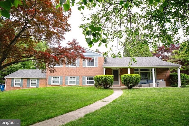 property at 1395 Varnum Dr