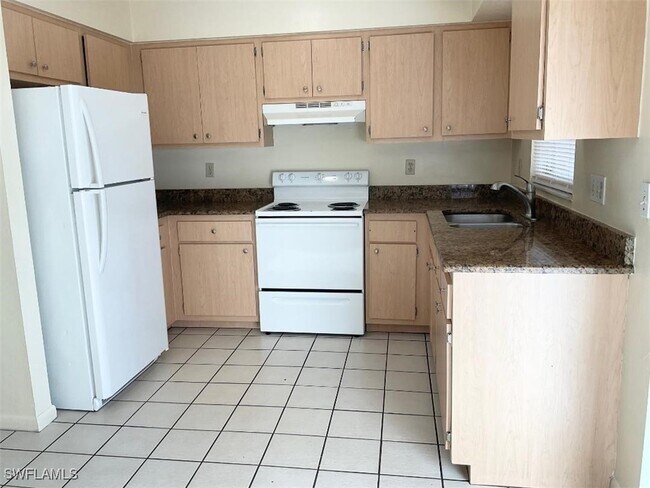 1423 Andalusia Blvd in Cape Coral, FL - Building Photo - Building Photo