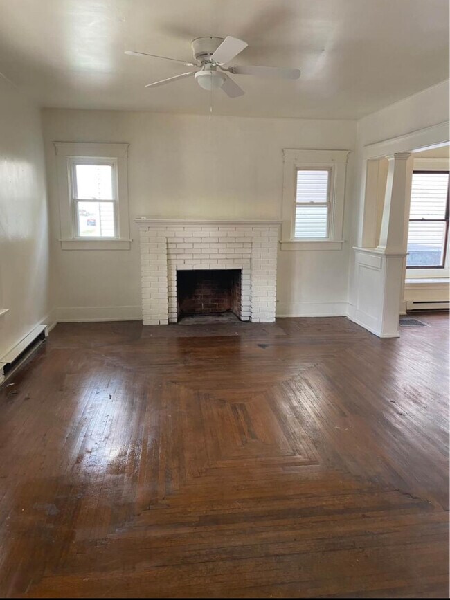 211 E Oak St, Unit 2111/2EOak in Union City, OH - Foto de edificio - Building Photo