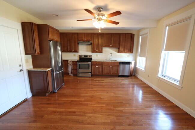 67 Warren St in New Haven, CT - Building Photo - Building Photo