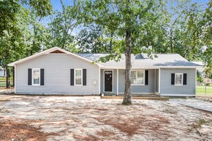 112 Pointer Dr in Hopkins, SC - Building Photo