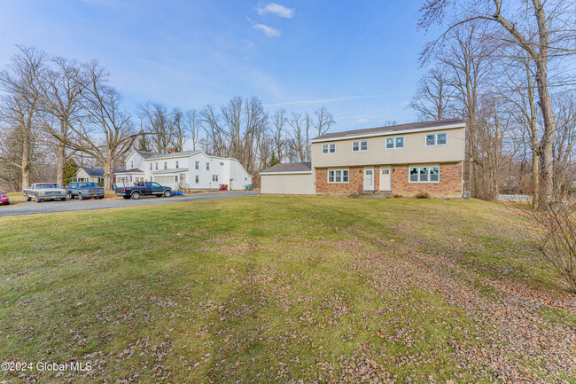 121 A Guideboard Rd in Waterford, NY - Building Photo - Building Photo