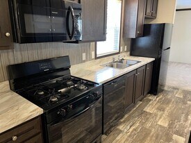 259 Birch Ct in Belleville, MI - Building Photo