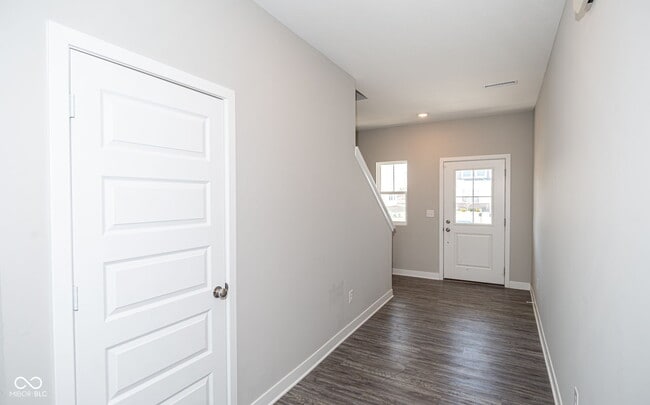 2519 Dixon Crk Dr in Whitestown, IN - Building Photo - Building Photo