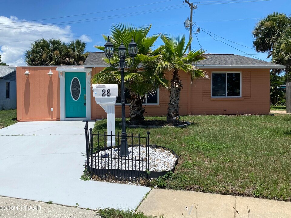 28 Rivershore Dr in Ormond Beach, FL - Building Photo