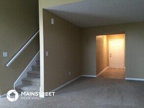 5329 Alameda Rd in Indianapolis, IN - Foto de edificio - Building Photo