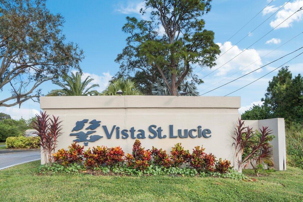 30 Lake Vista Trail in Port St. Lucie, FL - Building Photo