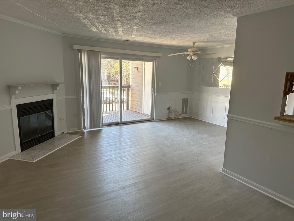 6700 Rapid Water Way in Glen Burnie, MD - Building Photo