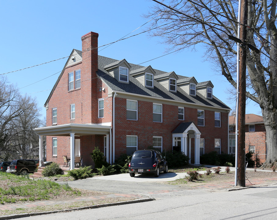 217 W Geer St in Durham, NC - Building Photo