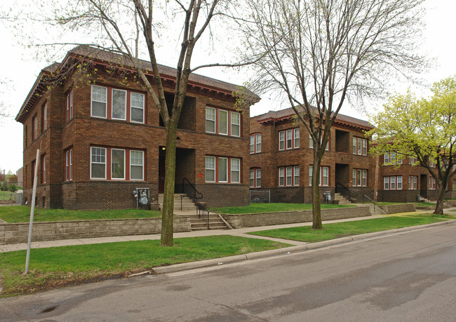 245 Oxford St N in St. Paul, MN - Foto de edificio - Building Photo