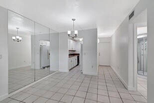 650 SW 2nd Ave in Boca Raton, FL - Building Photo