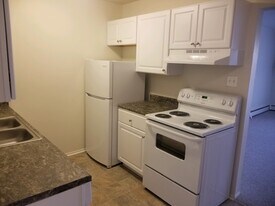 Campbell Manor in Royal Oak, MI - Building Photo